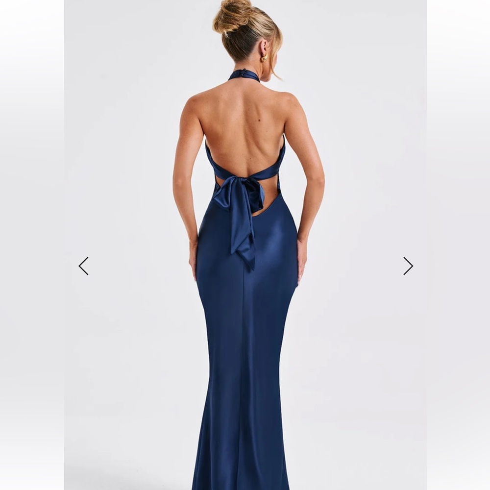 Elegant Navy Halter Dress - Picture 3 of 5